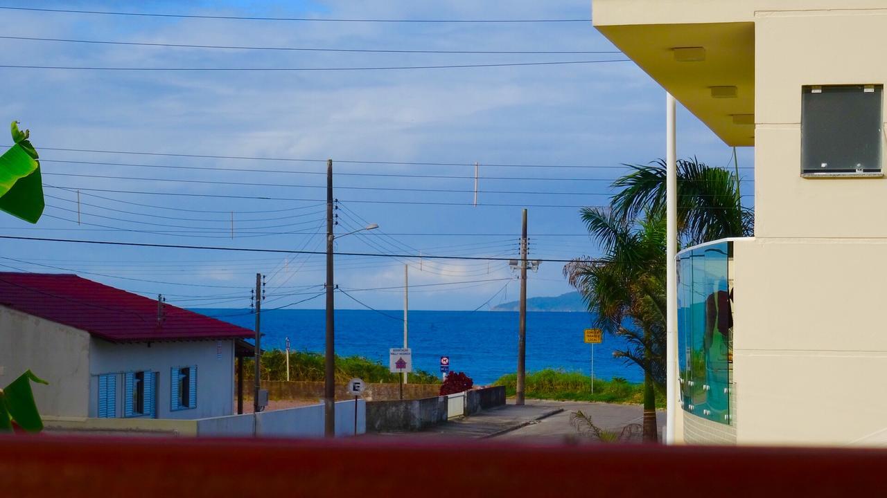 Bangalô com vista para o mar. Governador Celso Ramos Exterior foto